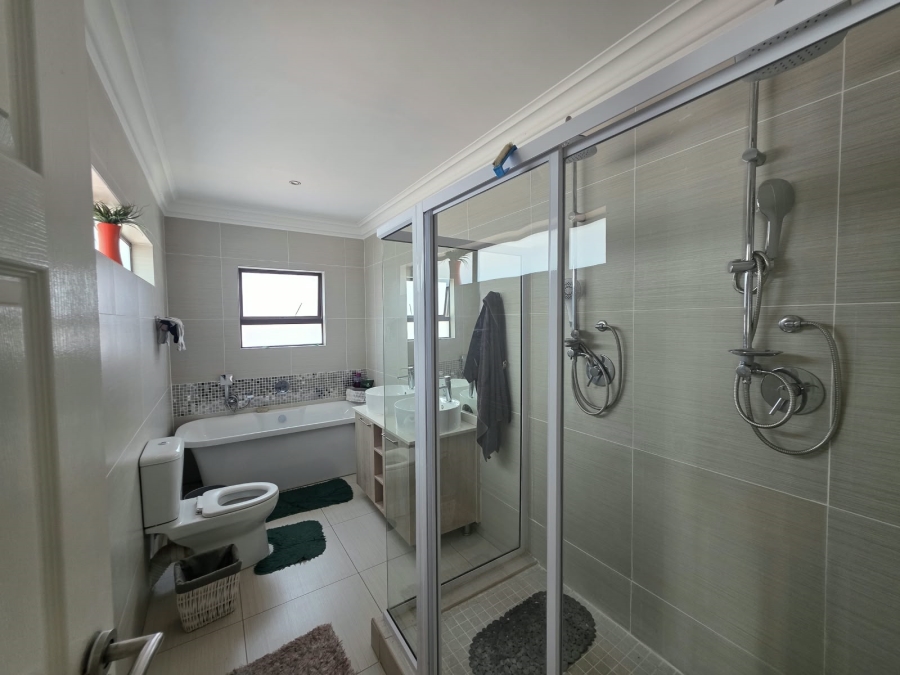 3 Bedroom Property for Sale in Wild Olive Estate Free State
